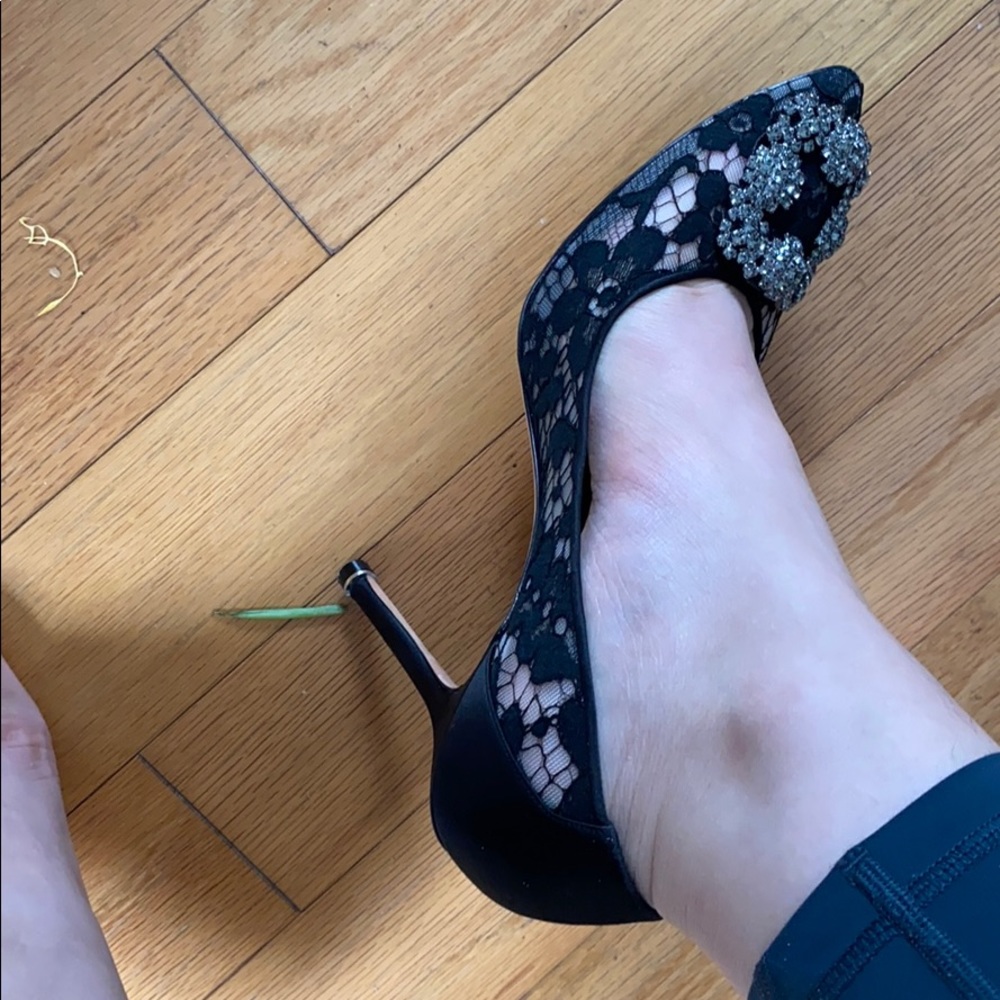 Manolo blahnik black lace hagisi pump heels - Picture 6 of 8